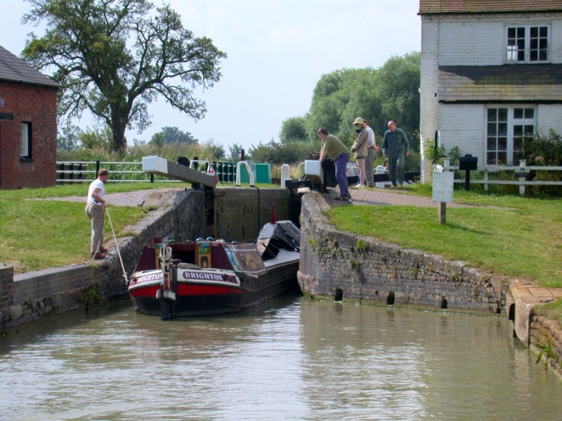 20 tonnes of granite enter the bottom lock