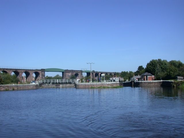 Leaving Hunts Lock