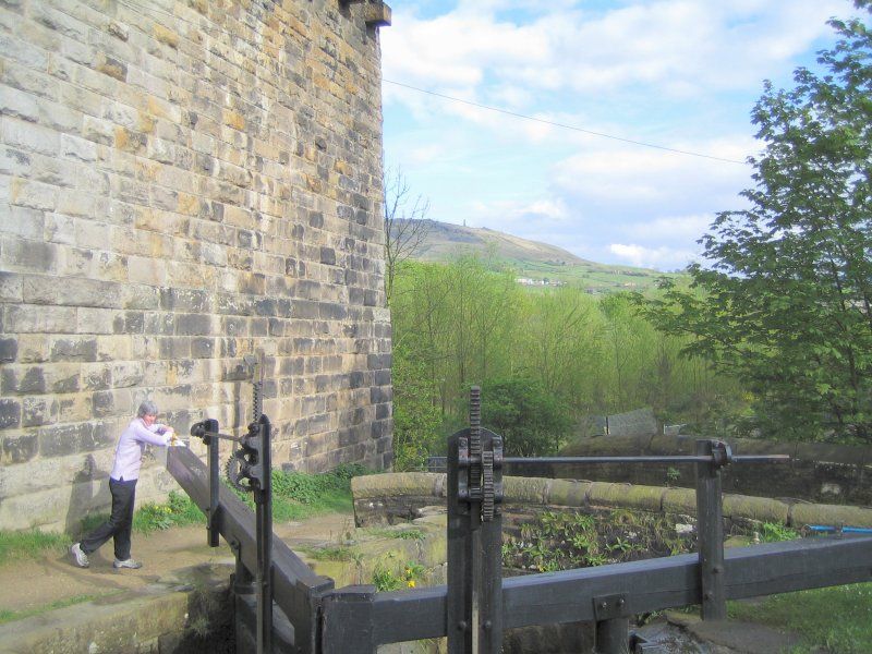 Lock 23W under the viaduct