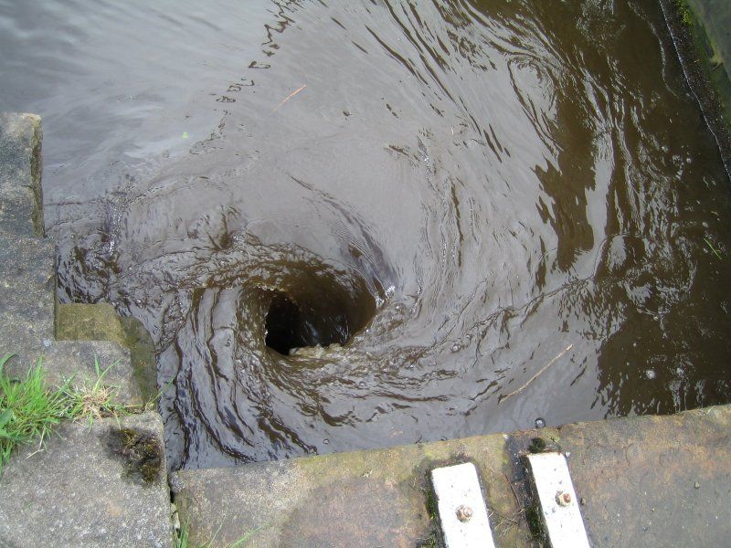 Whirlpool at lock 24W