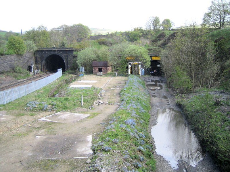 All 4 tunnels, canal is underground