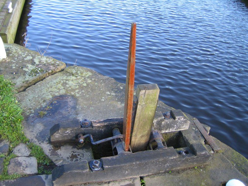 Ground paddles on the Calder & Hebble