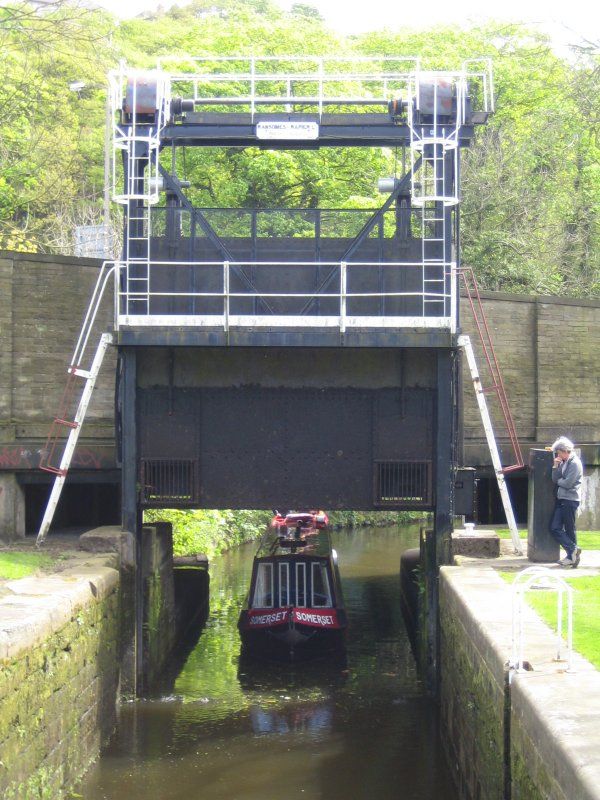 Bottom Salterhebble Lock