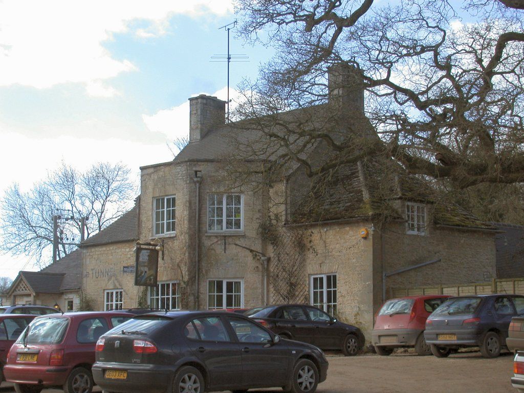 The Tunnel Inn (7 mile walk starts here)