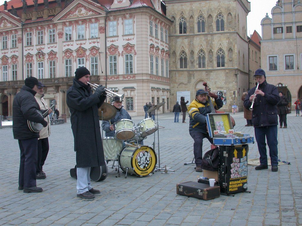 Jazz band playing when it was -5c!