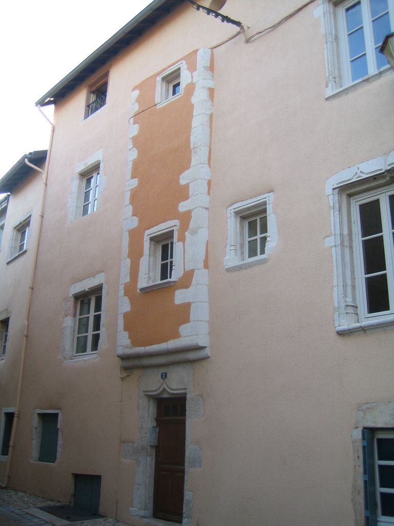 Street in Tournus