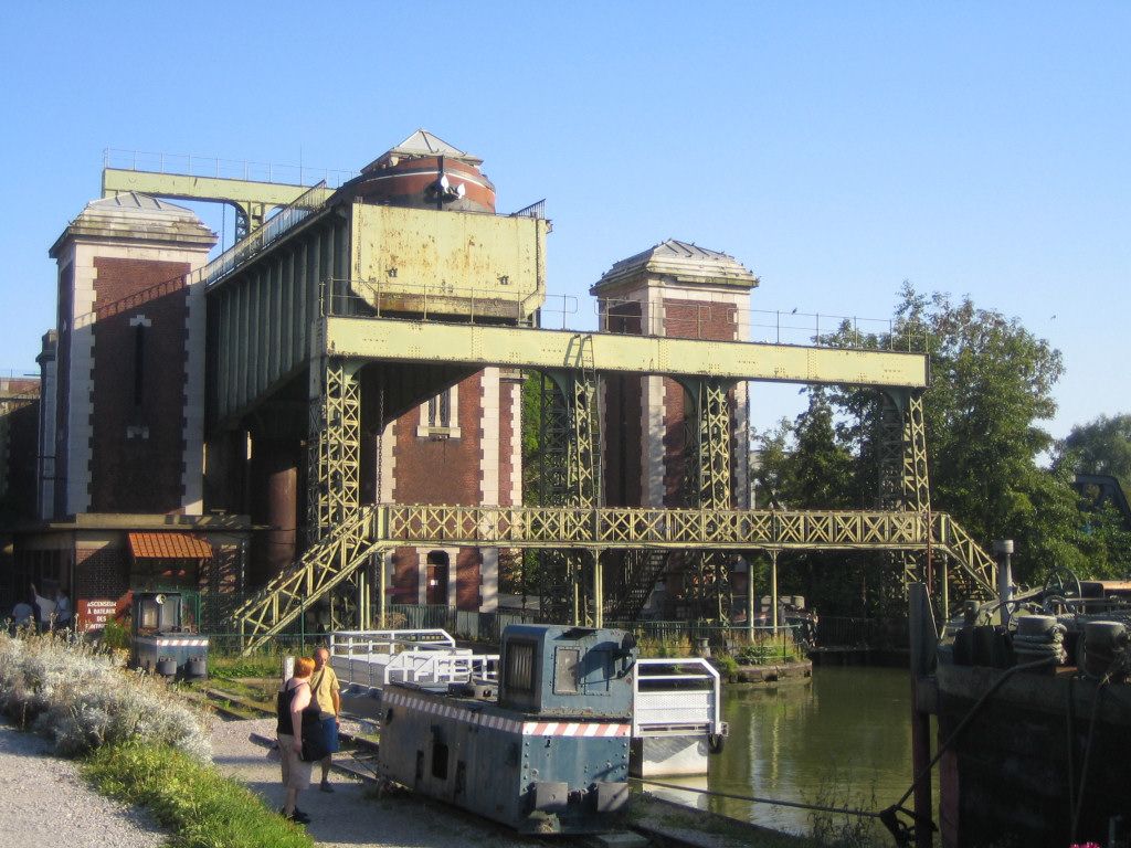 Boat lift near Cassel