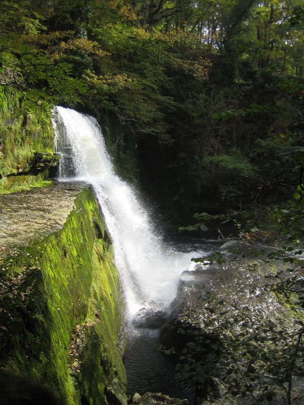 Sgwd Clun-Gwyn from below